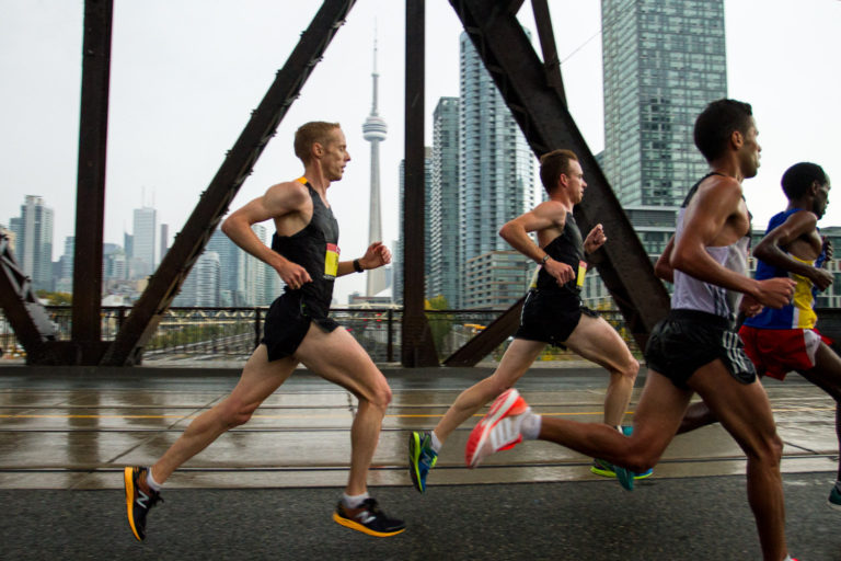 city bridge runners